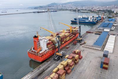 纺织原料经过广东深圳全球物流发往荷兰鹿特丹